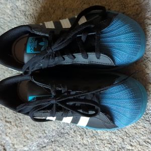 Adidas Kids Shell Toe Superstar Sneakers Size 2